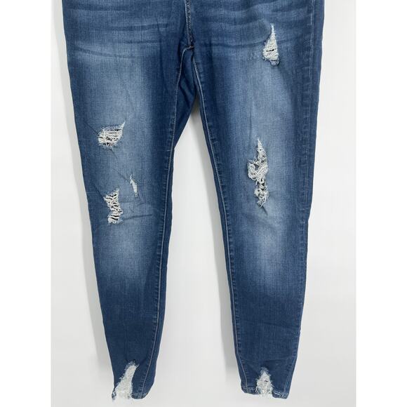 KanCan Women’s Distressed Button Fly Skinny Jeans Size 31 - Picture 3 of 9